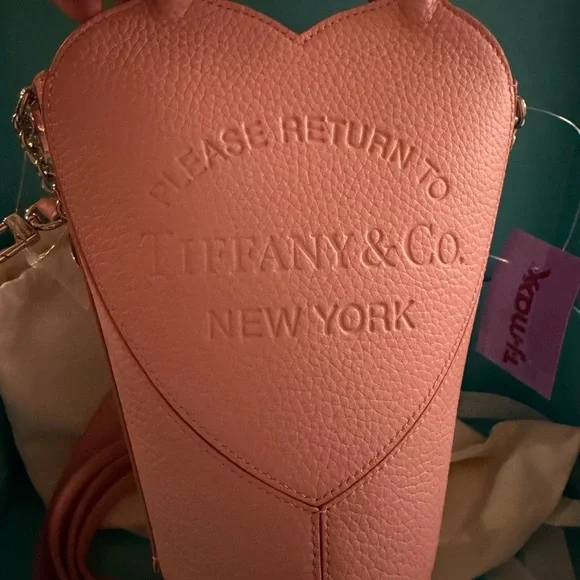 NWT Tiffany & Co.Pink Pebble Leather Heart-Shaped Crossbody bucket bag - Picture 2 of 8